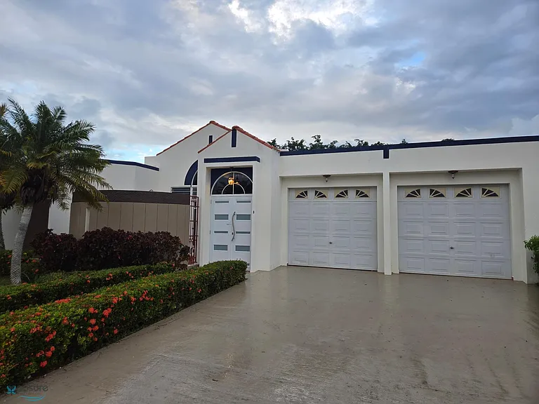 1 Urb Villas De Palma Oval — Photo 1