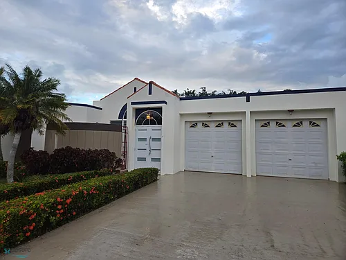 1 Urb Villas De Palma Oval Photo 1