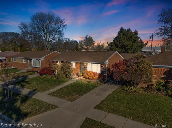 29374 Sherry Ave, Madison Heights, MI 48071