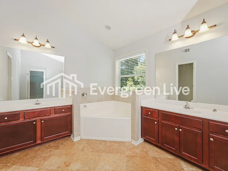 3517 Stoneleigh Walk — Photo 12
