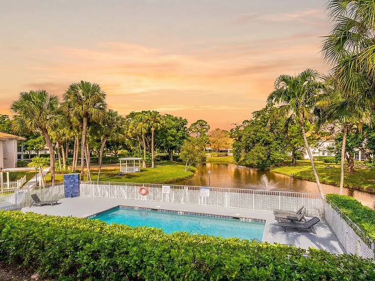 Via Delray Condominiums - 5458 Via Delray Blvd Delray Beach, FL 33484 — Photo 33