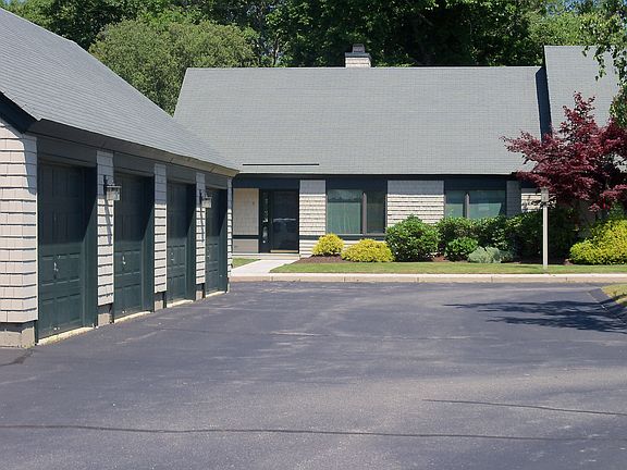 2nd image of 8 Blindbrook Dr