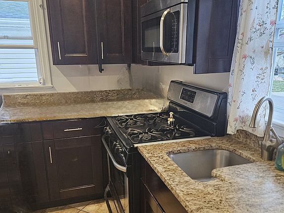 2nd image of 4644 Quimby Ave