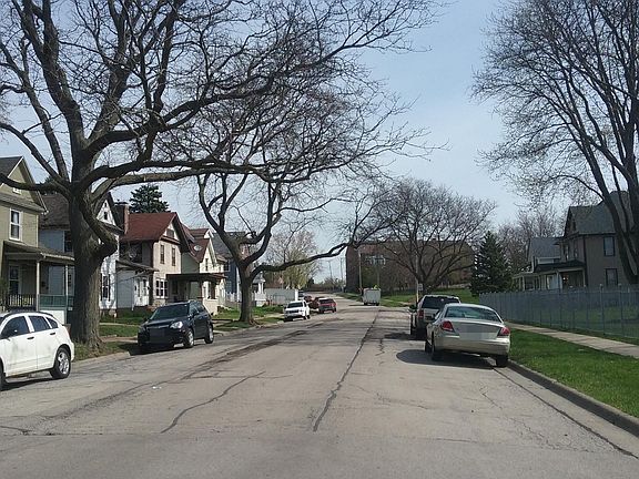 5th image of 1030 N Court St