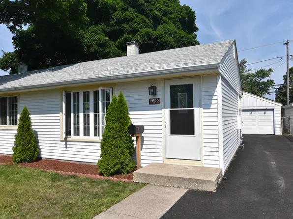 8928 Corcoran Rd, Hometown, IL 60456