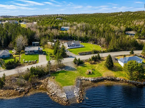 27 Prospect Bay Rd, Halifax, NS B3T 1Z4