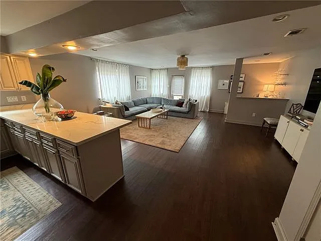 6892 Milne Blvd — Photo 4