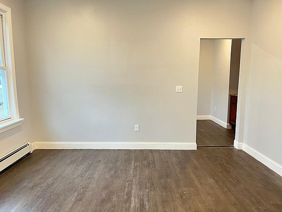 5th image of 29 Essex St #1B