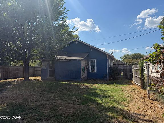 3rd image of 431 A St SW