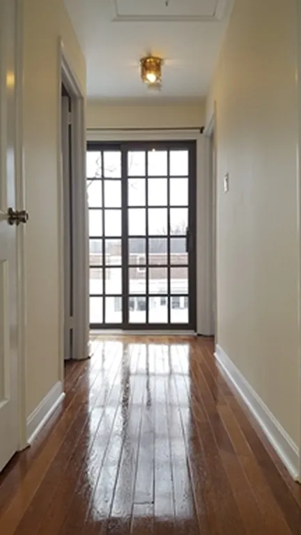 3 bed, 1.5 bath, $2,200 — Photo 2