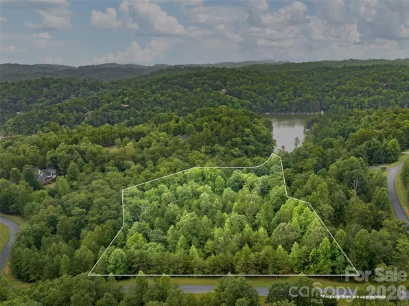 28 Parkway North Rd, Mill Spring, NC 28756