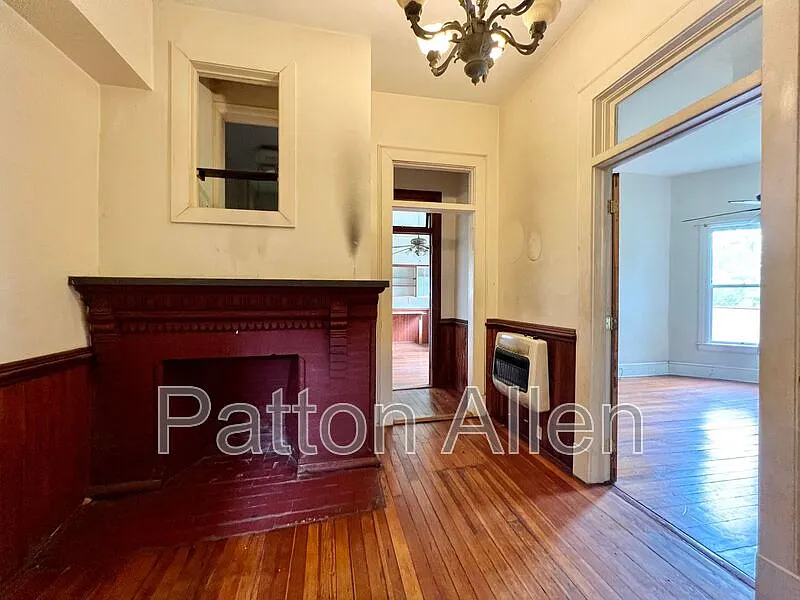 1 bed, 1.0 bath, 610 sqft, $1,350 — Photo 2