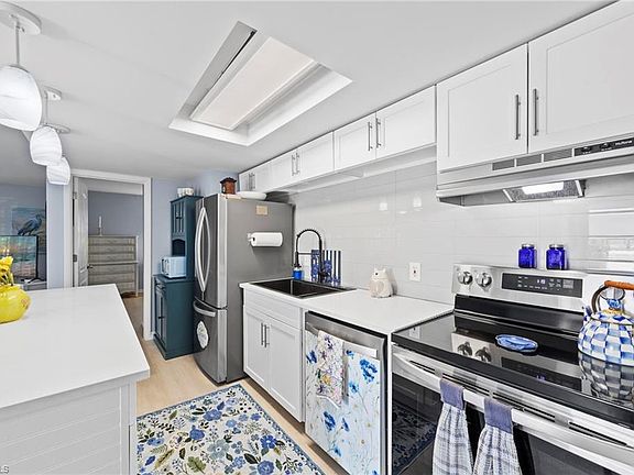 5th image of 248 Palm DR #3