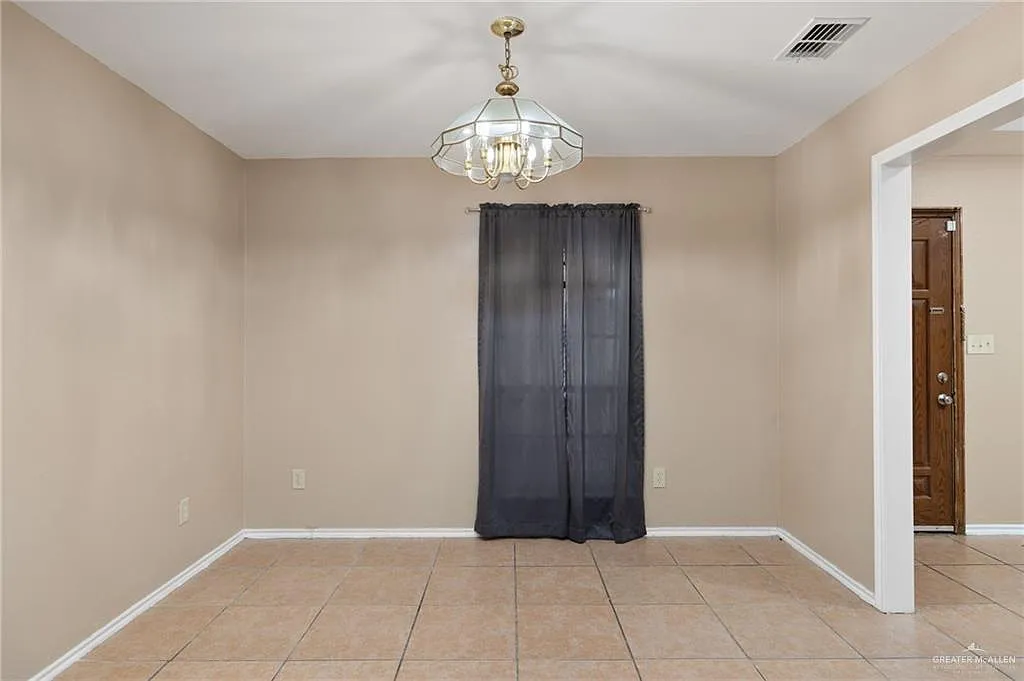 3 bed, 2.0 bath, 1188 sqft, $1,550 — Photo 4