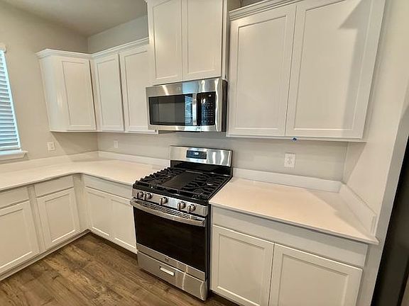 5th image of 1633 Savannah Mills Dr