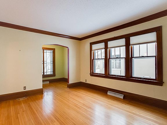 4th image of 1875 Palace Ave