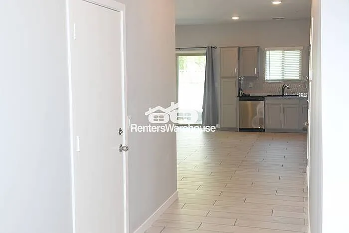 Building Photo - 2264 W Harmont Dr