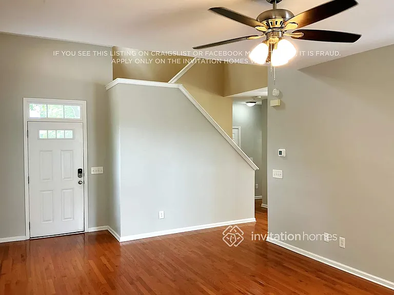 1912 Pear Tree Ln — Photo 4