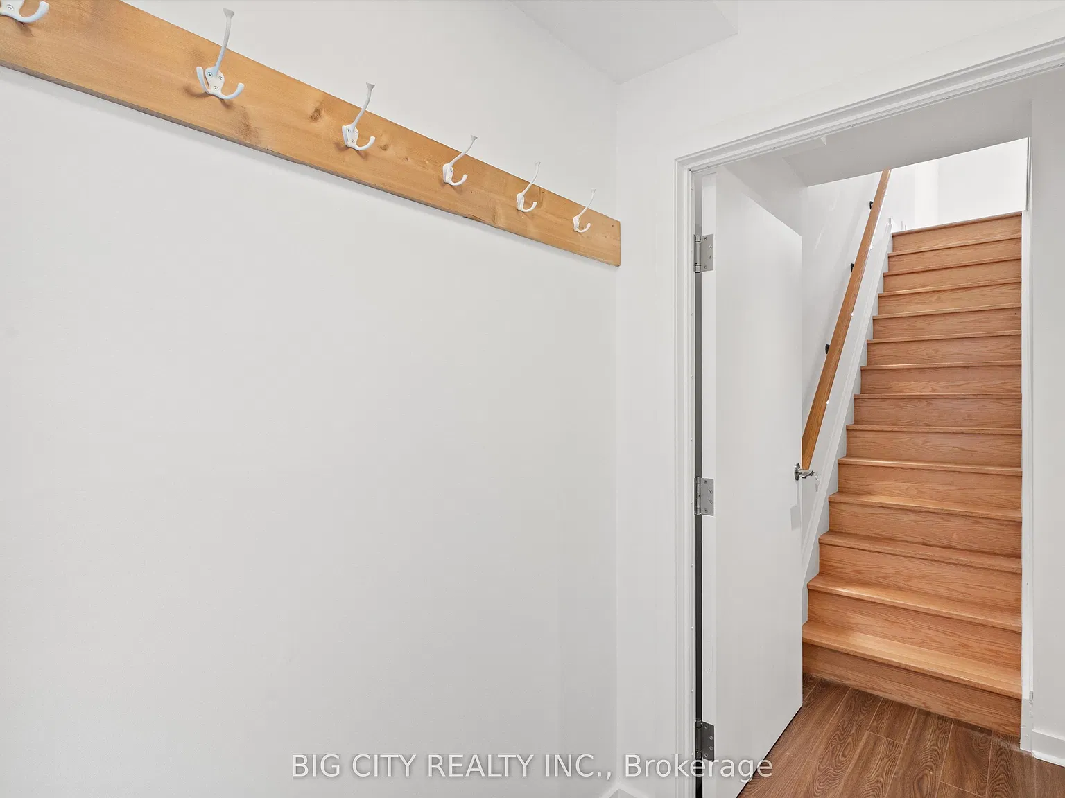 2 bed, $2,000 — Photo 2