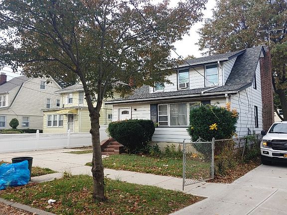 2nd image of 10006 Bellaire Pl