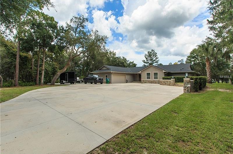 1st image of 609 Sunrise Ave