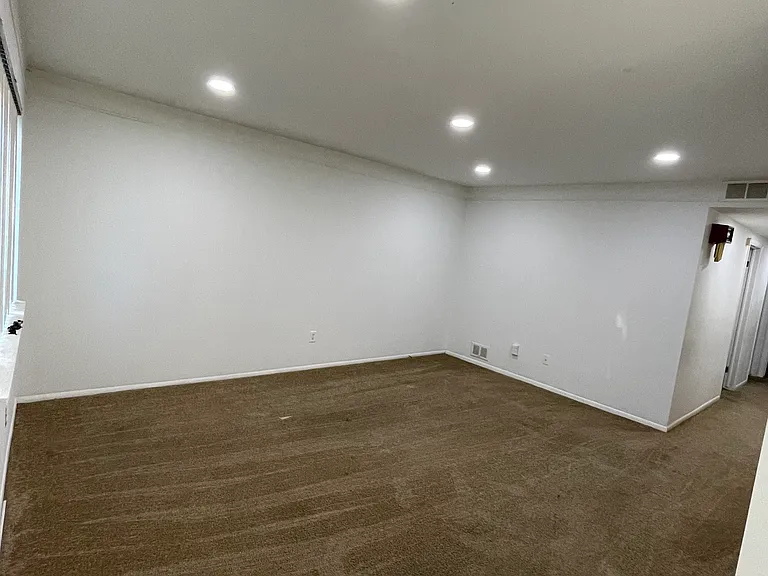 5341 Jackson St — Photo 2