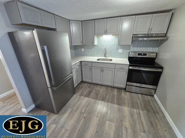 51-53 Laurel St #51-3, Manchester, NH 03103