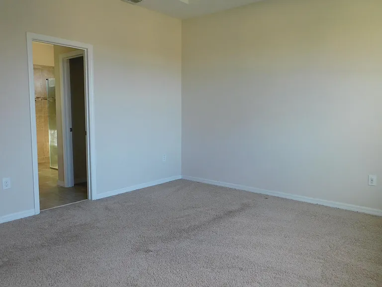 2135 Donahue Dr — Photo 18