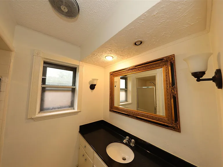 8519 Leader St — Photo 12
