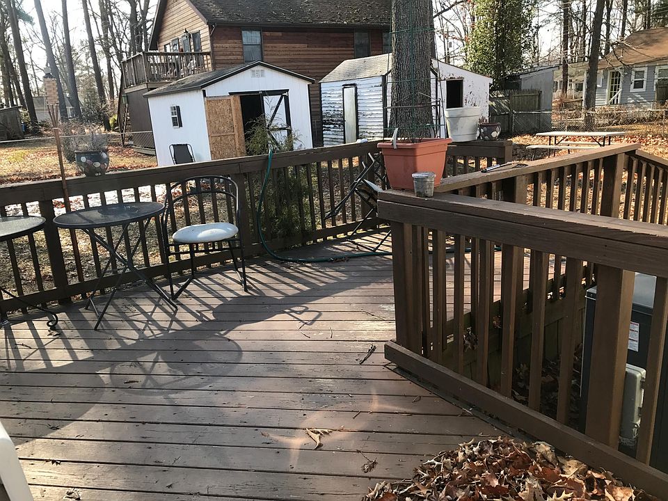 2nd image of 112 Lawrence Ln