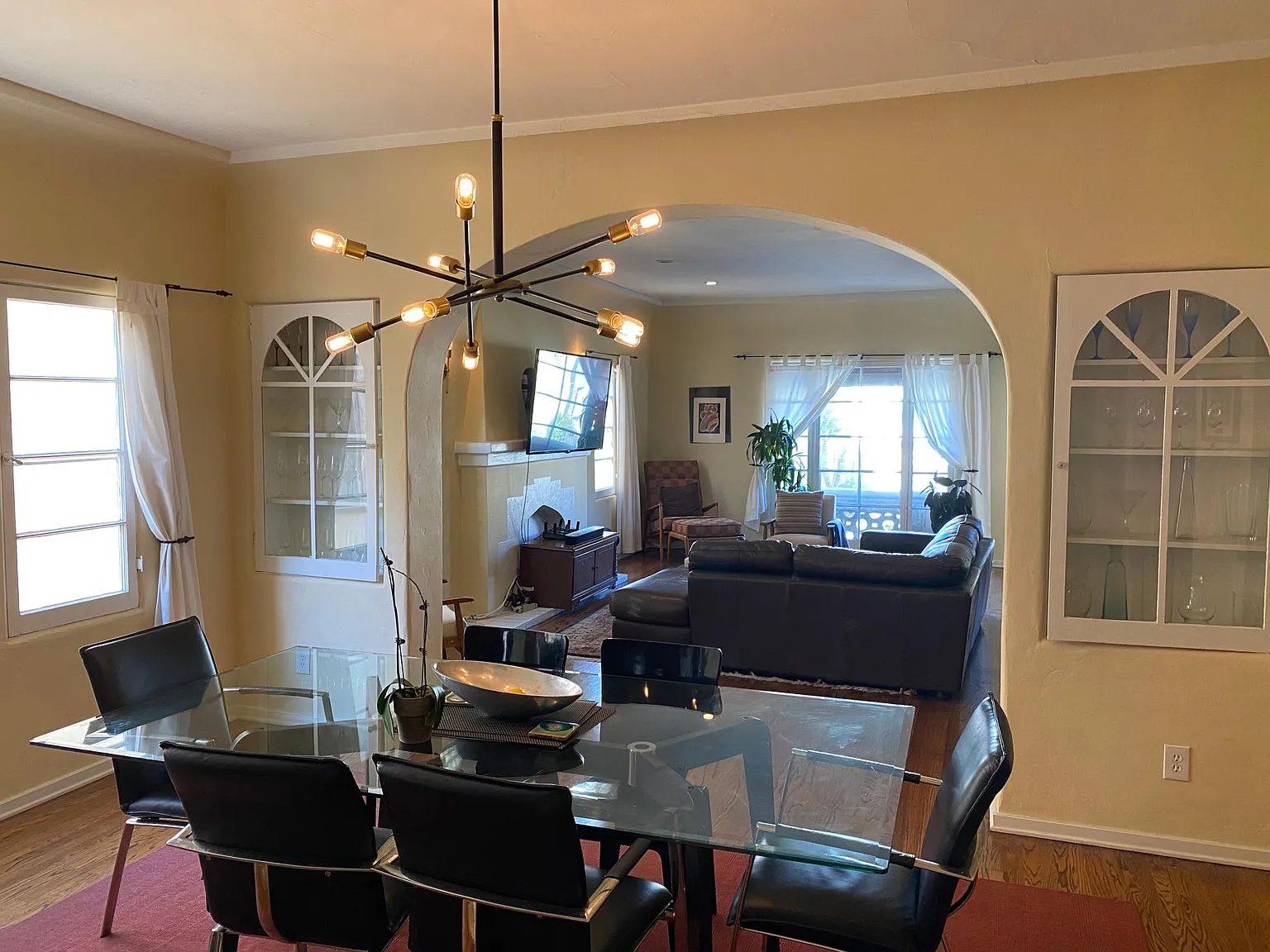 461 N Curson Ave — Photo 4