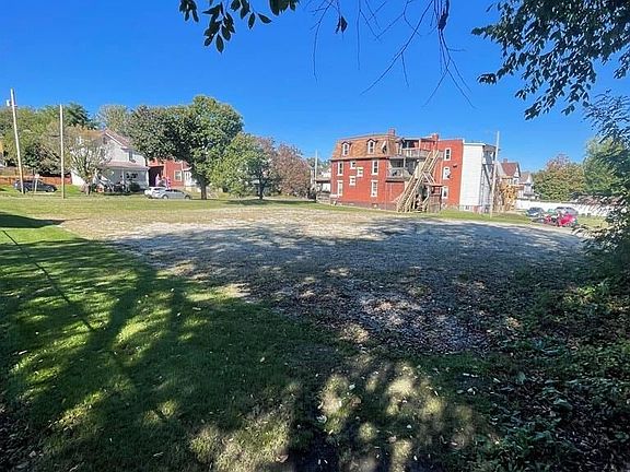 3rd image of 409 S 8th St