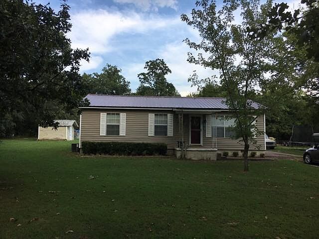 1st image of 70 Kari Brook Ln