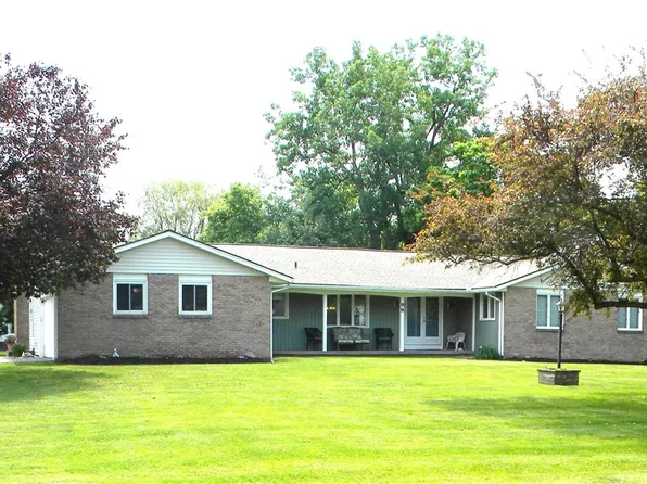 98 Peak Hill Dr, Rochester, NY 14625
