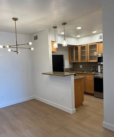 4410 N Longview Ave #220 — Photo 5