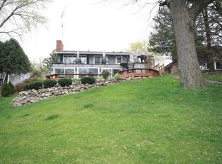 1522 Holiday Dr, Sandwich, IL 60548