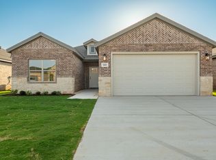 1411 Farmhouse Ave, Wolfforth, TX 79382