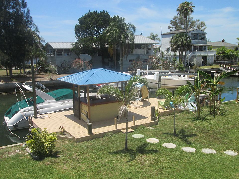 Tiki bar & dock