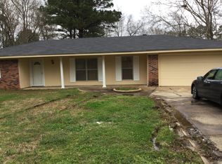1422 Sleepy Hollow Dr, Jackson, MS 39212