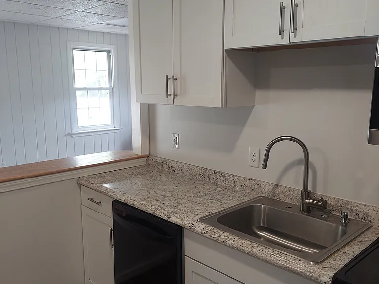 1541 Main St #B — Photo 3