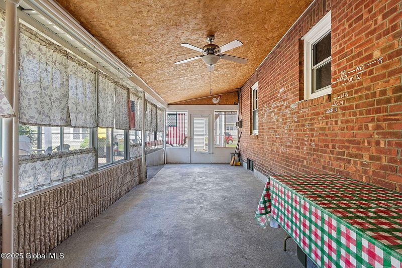 4th image of 3233 Phillip Street