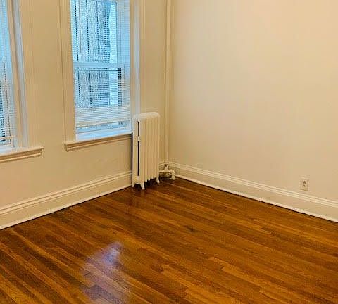 2nd image of 195 Strathmore Rd #15