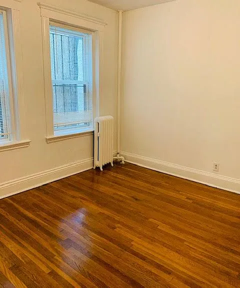 195 Strathmore Rd #15 — Photo 2