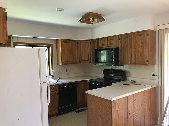 4th image of 3936 Tipton Dr