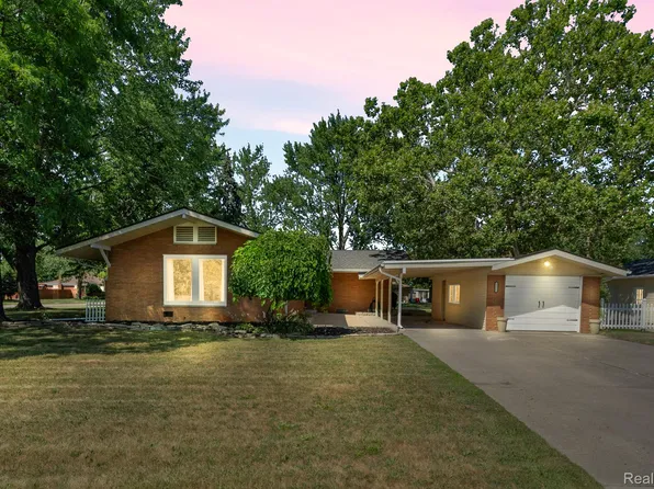 19321 Dixie Dr, Clinton Township, MI 48035