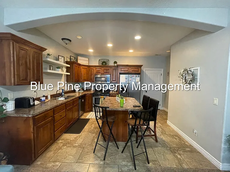 565 Pioneer Rd #106 — Photo 3