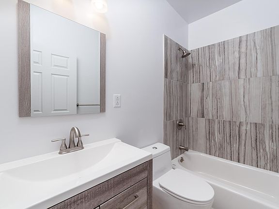 5th image of 435 Pacific Ave #3