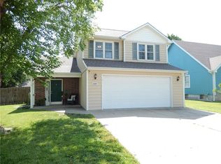 1329 Pin Oak Cir, Ottawa, KS 66067