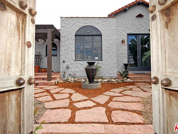 4th image of 3122 Glenmanor Pl