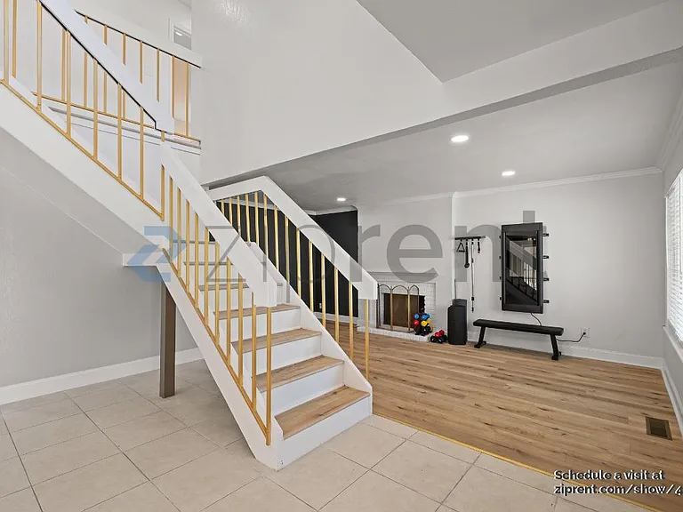 4574 Ellen Way — Photo 6